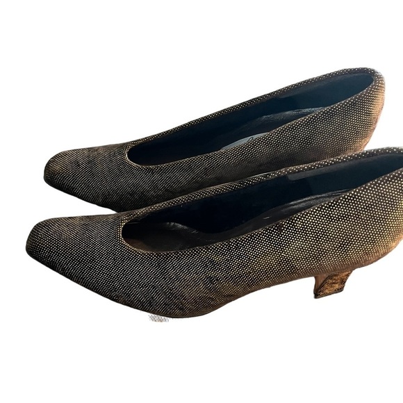 Vintage Margaret Jerrold Gold Lame Knit Pumps Leather Sole 8 - Picture 4 of 11
